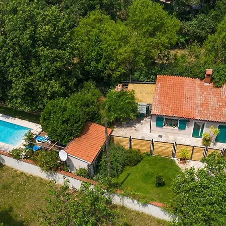 Awesome In With Kitchen Holiday home *